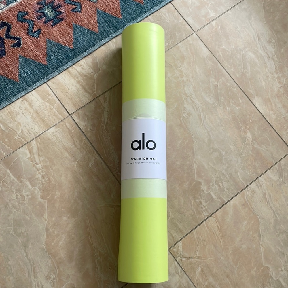 Alo yoga warrior mat